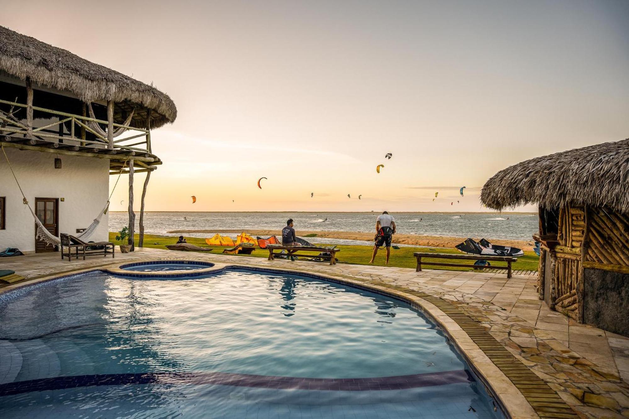7 Beaufort - Kitesurf Pousada Ітарема Екстер'єр фото