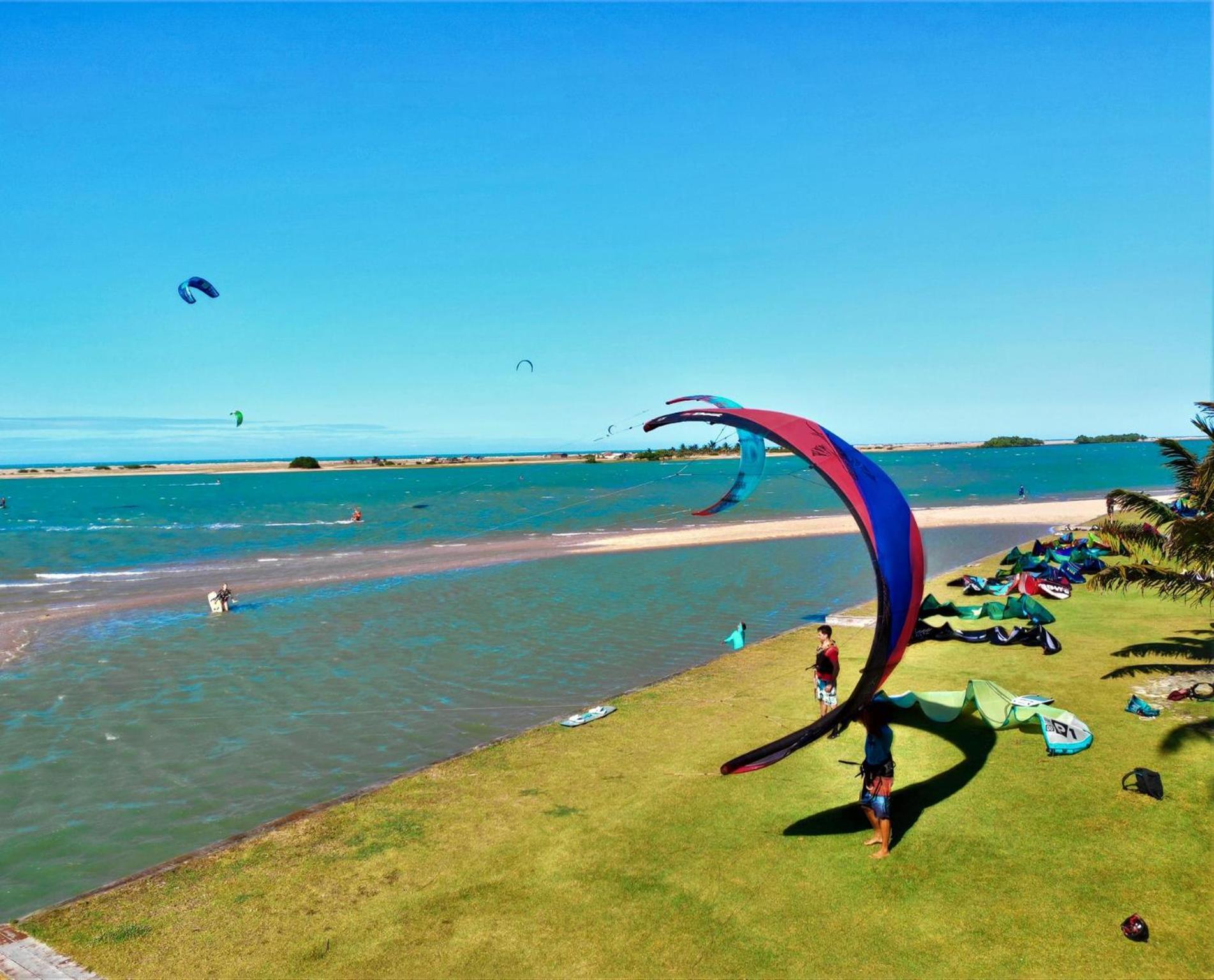 7 Beaufort - Kitesurf Pousada Ітарема Екстер'єр фото